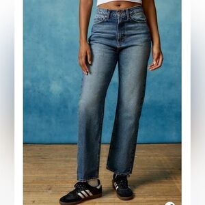 READ DESCRIPTION‼️BDG Cowboy Jean Vintage Destroyed Denim, size 27